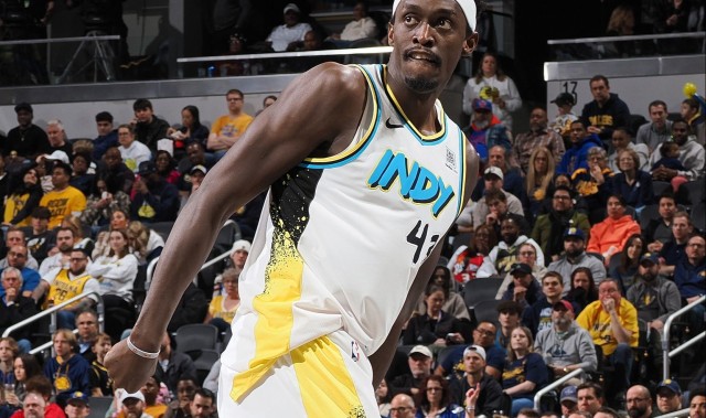 西亚卡姆晋级战砍下全场最高31分，攻防两端尽显其能