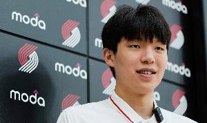 队友谈杨瀚森：杨瀚森球商高&amp;总是笑容满面 他其实不需要翻译