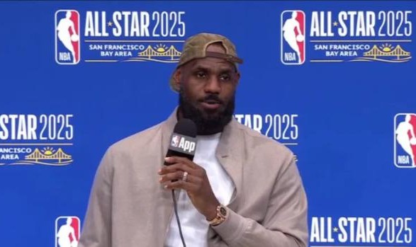 九游体育娱乐-詹姆斯：不后悔没参加扣篮大赛 东契奇能来我高兴