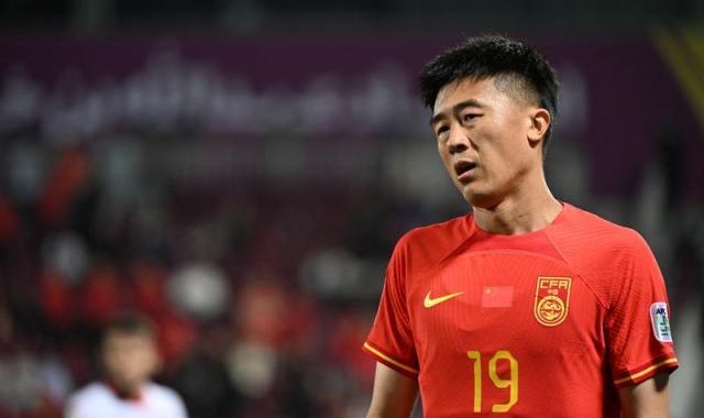 国足大连最后一练虚惊一场 刘洋轮休无碍中日对决