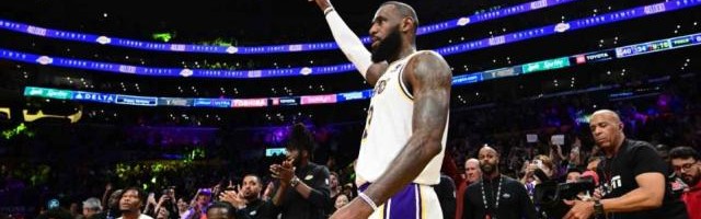 九游体育入口-盘点新赛季潜在里程碑：詹姆斯5万分 库里4000三分